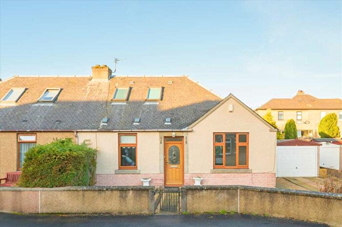 3 Bedroom Semi-detached Villa For Sale In Cherry Bank, Dunfermline, KY11
