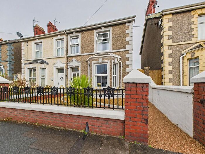 3 Bedroom Semi-Detached House For Sale In Quarella Road, Bridgend, CF31