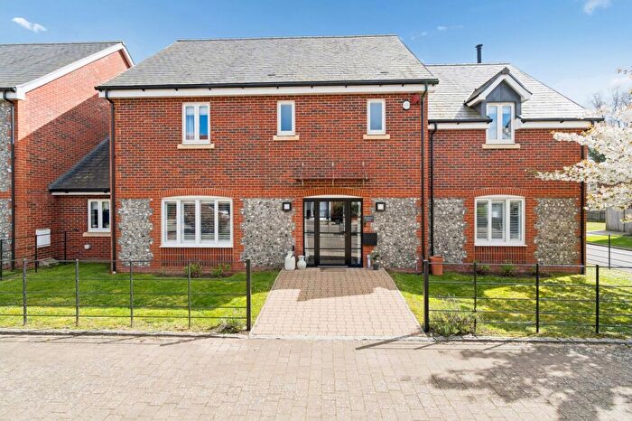 5 Bedroom Detached House For Sale In Lendon Grove, Gubblecote, HP23