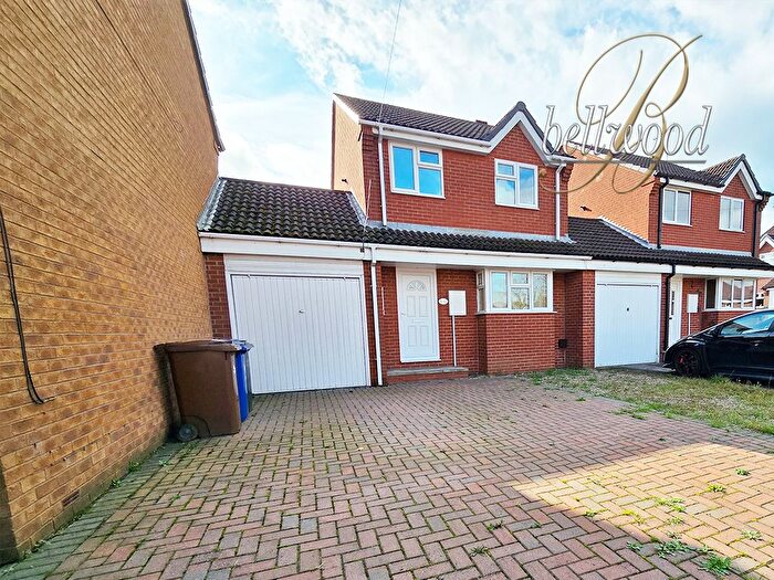 3 Bedroom Detached House To Rent In Lyne Court, Burton-On-Trent, DE14