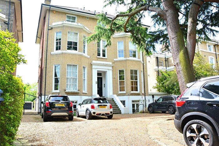 3 Bedroom Flat For Sale In St Johns Park, Blackheath, London, SE3