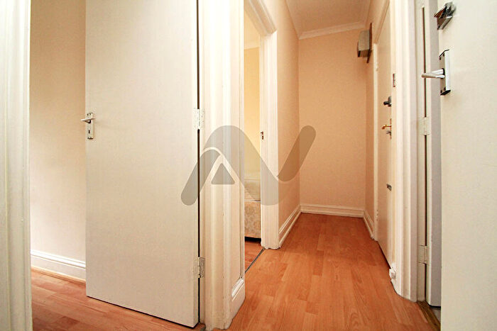 1 Bedroom Flat To Rent In Crouch Hill, Finsbury Park, London, N4