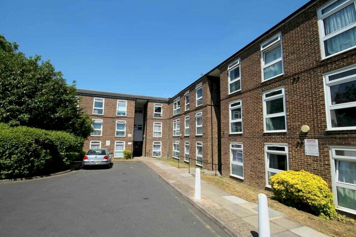 2 Bedroom Flat To Rent In Epsom Road, SM3