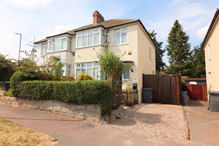 3 Bedroom Semi-Detached House For Sale In Fourth Avenue, Luton, Bedfordshire, LU3