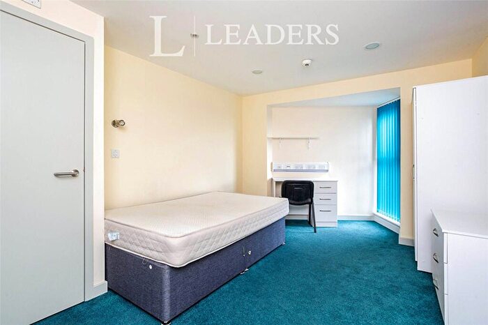 1 Bedroom Flat To Rent In Halls, Fawcett Road, PO4