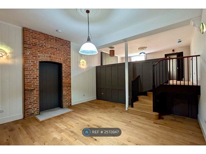2 Bedroom Flat To Rent In Lower Ground Floor, Hastings, TN34
