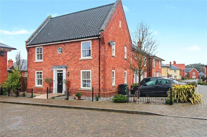 3 Bedroom Link Detached House For Sale In Pepperpot Drive, Trowse, Norwich, Norfolk, NR14