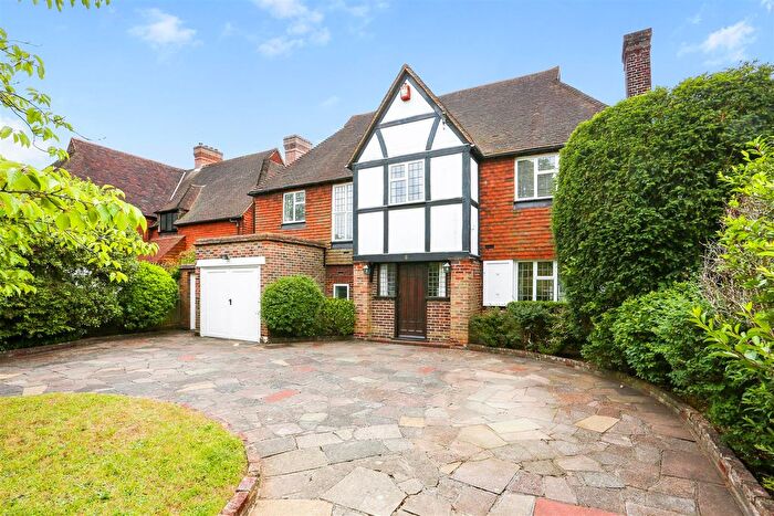5 Bedroom Detached House For Sale In The Linkway, Sutton, SM2