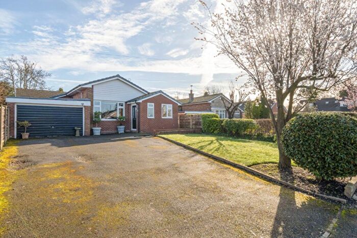 3 Bedroom Detached Bungalow For Sale In Mountbatten Close, Bury, BL9