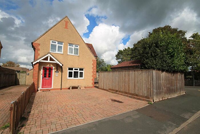 3 Bedroom Semi-Detached House For Sale In Morley Avenue, Mangotsfield, Bristol, BS16