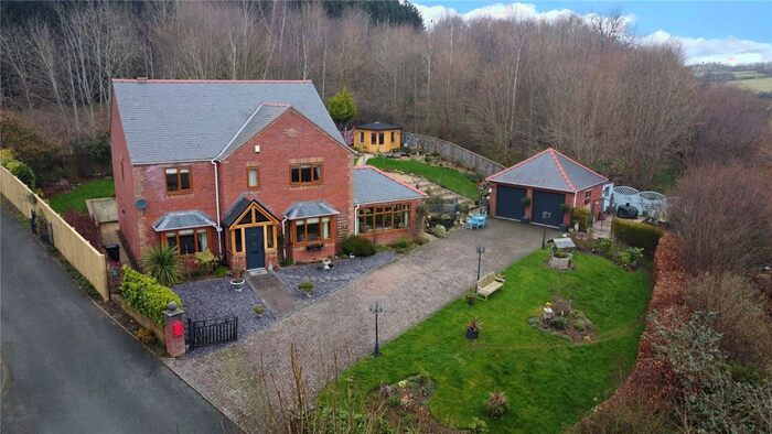 4 Bedroom Detached House For Sale In Brynfa Avenue, Welshpool, Powys, SY21