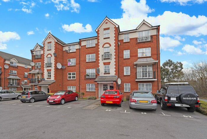 2 Bedroom Flat To Rent In Shaftesbury Gardens, London, NW10