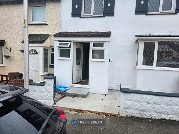 3 Bedroom Terraced House To Rent In Ewart Road, Chatham, ME4