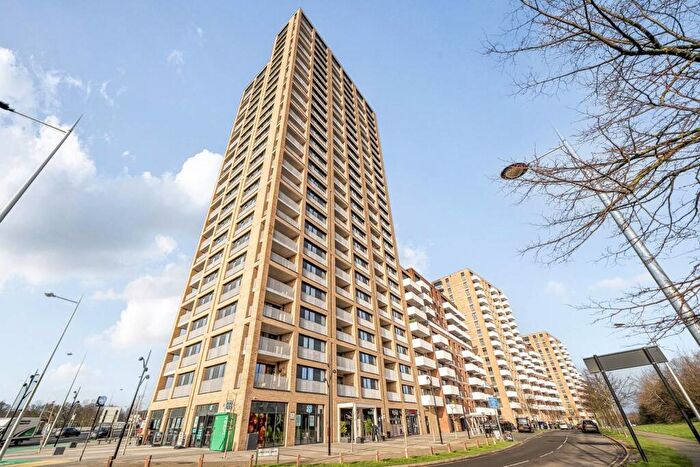 2 Bedroom Flat For Sale In Lakeside Drive, Park Royal, London, NW10