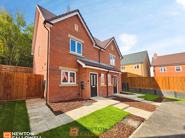 3 Bedroom Semi-Detached House For Sale In Maypole Road, Mansfield, NG19