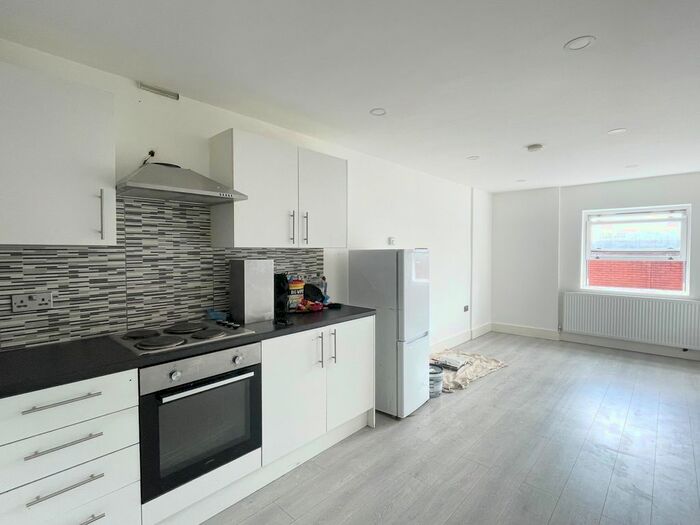 1 Bedroom Flat To Rent In London Road, Southend-On-Sea, SS1