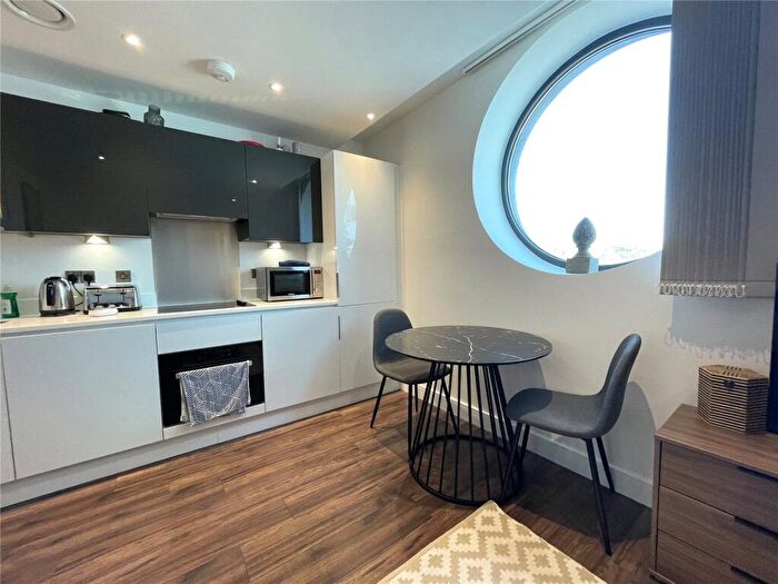 2 Bedroom Apartment To Rent In New Eton House, Bath Road, Slough, Berkshire, SL1