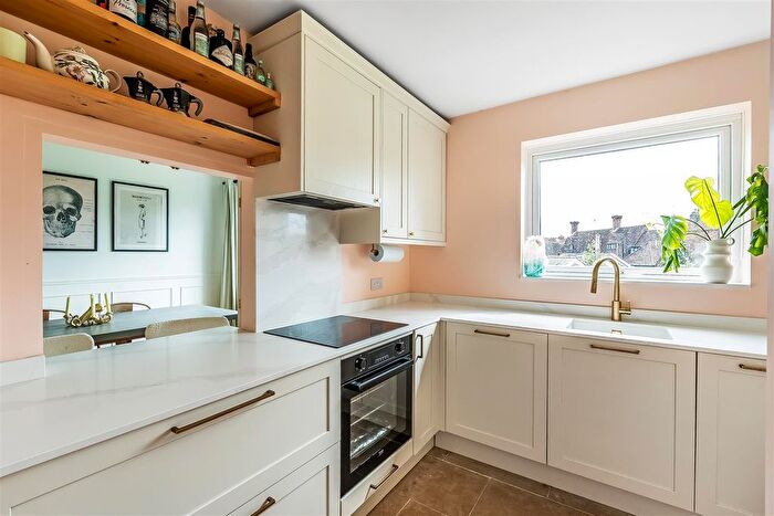 2 Bedroom Flat For Sale In Oakleigh Court, Church Lane, Oxted, RH8