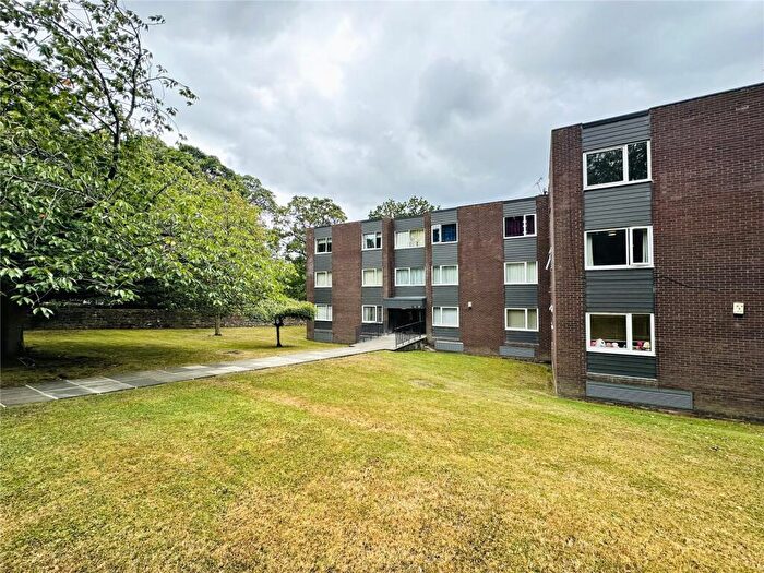 2 Bedroom Apartment To Rent In Woodville Court, Park Crescent, Roundhay, Leeds, LS8