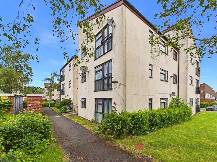 2 Bedroom Flat To Rent In Little Cattins, Harlow, CM19