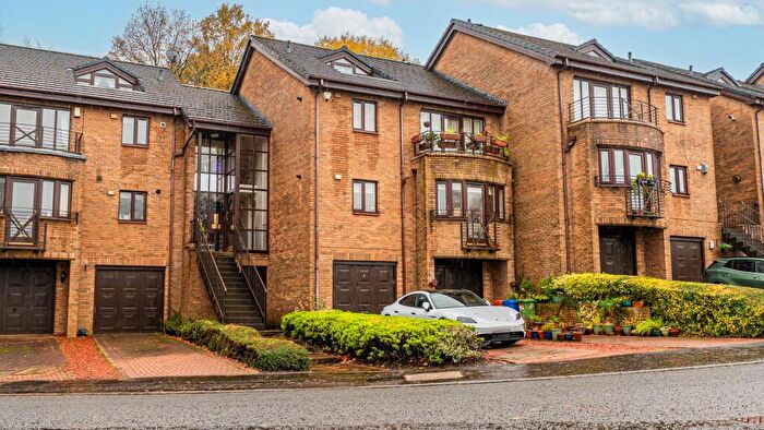 2 Bedroom Apartment For Sale In Fernlea, Bearsden, G61