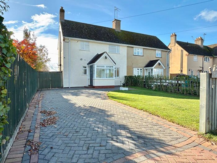 3 Bedroom Semi-Detached House For Sale In Elmstone Hardwicke, Cheltenham, GL51
