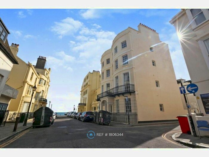2 Bedroom Flat To Rent In Wellington Court, Hove, BN3