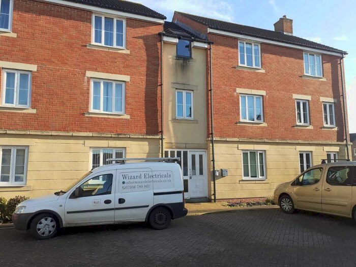 2 Bedroom Flat To Rent In Otter Springs, Gillingham, SP8