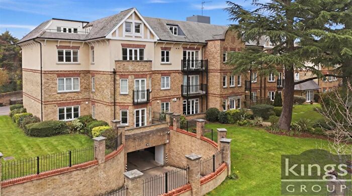 2 Bedroom Apartment For Sale In Village Road, Enfield, EN1