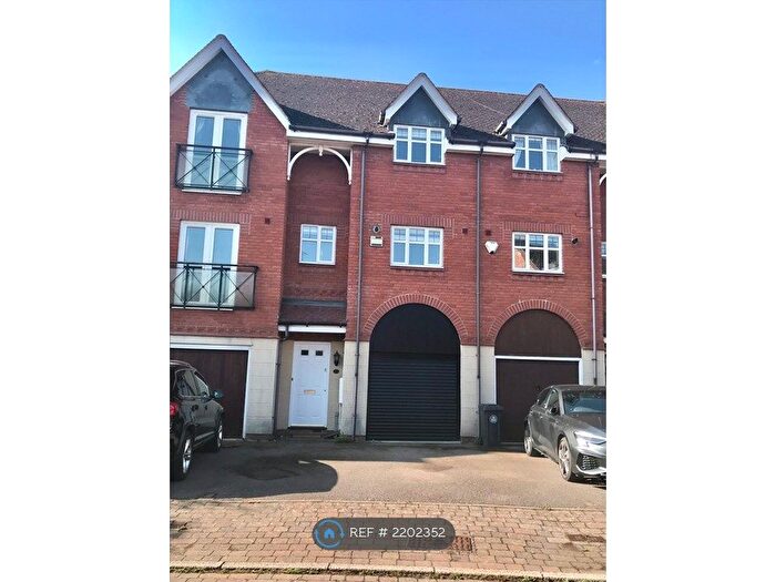 3 Bedroom Terraced House To Rent In Lingfield Crescent, Stratford-Upon-Avon, CV37