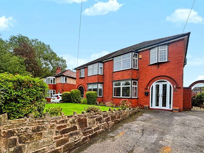 3 Bedroom Semi-Detached House For Sale In Park Road, Westhoughton, BL5
