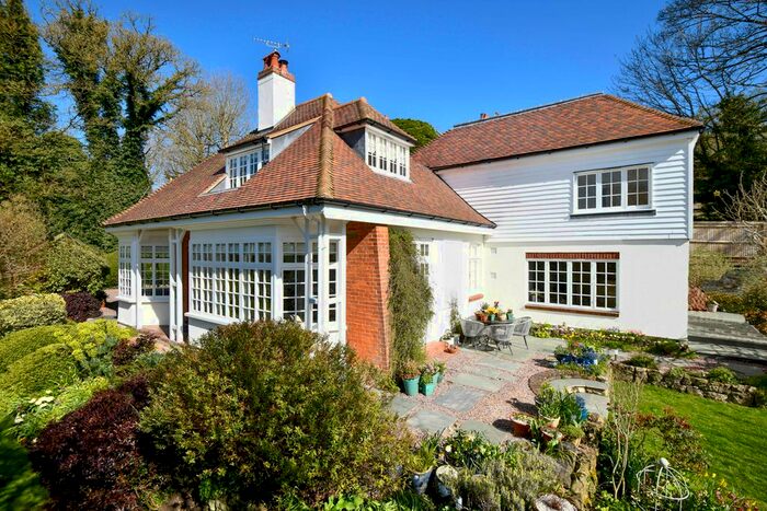 4 Bedroom Detached House For Sale In Charing Hill, Charing, TN27