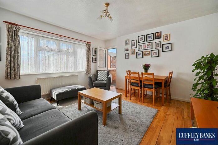 2 Bedroom Flat To Rent In Hillary Road, Southall, Middlesex, UB2