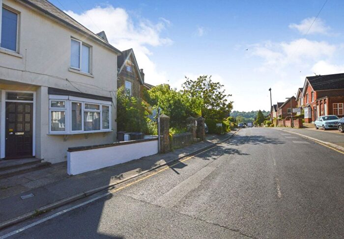 1 Bedroom Flat To Rent In Hare Lane, Godalming, Surrey, GU7