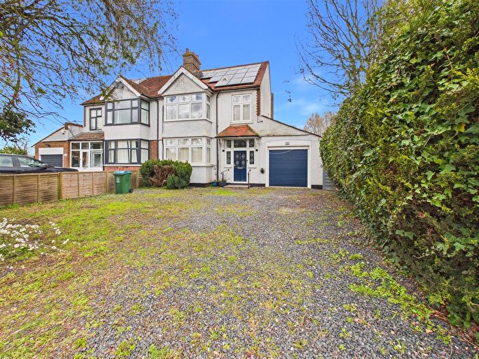 3 Bedroom Semi-Detached House For Sale In Aston Clinton Road, Weston Turville, Aylesbury, HP22