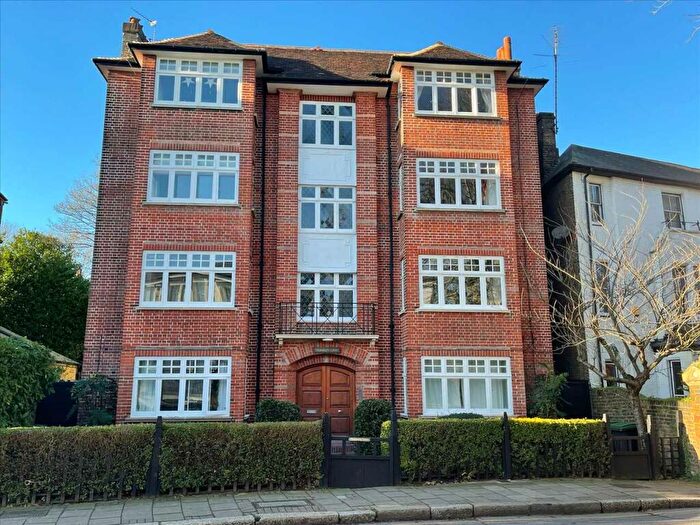 2 Bedroom Apartment To Rent In Cholmeley Court, Southwood Lane, London, N6