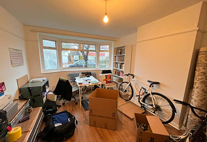 7 Bedroom Semi-Detached House To Rent In Highbury Close, New Malden, London, KT3