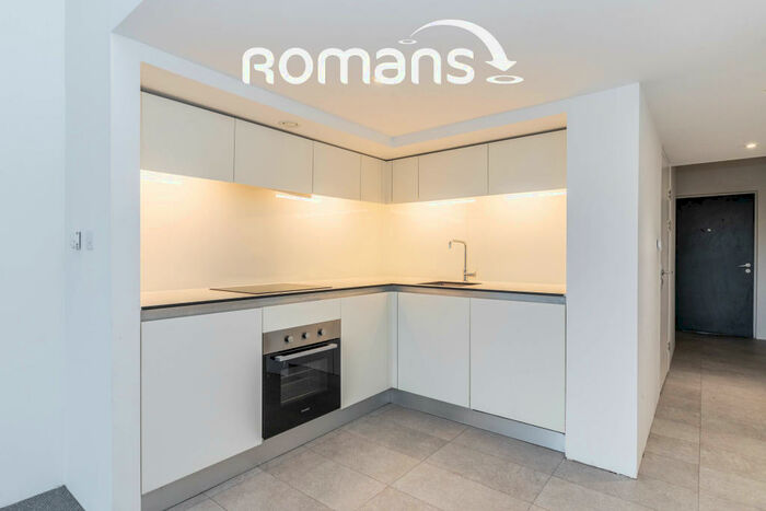 1 Bedroom Apartment To Rent In Lake Shore Drive, BS13