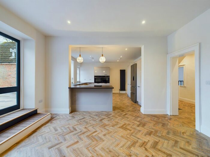 3 Bedroom Flat To Rent In North Bar Within, Beverley, HU17