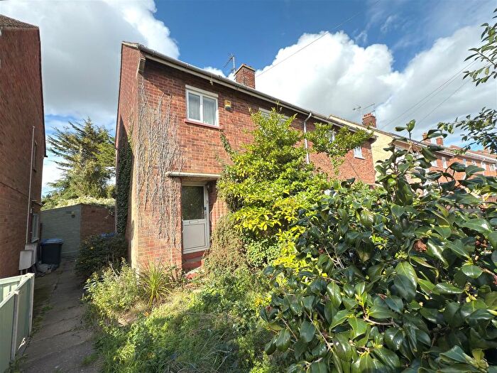 3 Bedroom Semi-detached House For Sale In Hawthorne Road, Lowestoft, Suffolk, NR33