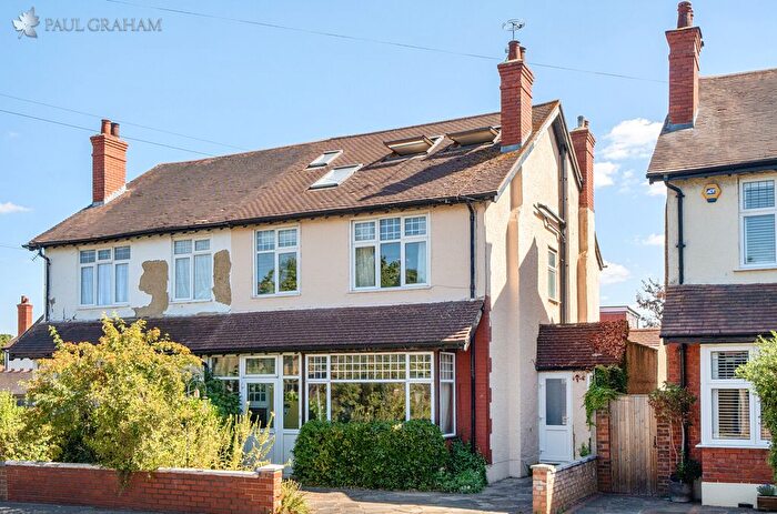 5 Bedroom Semi-Detached House For Sale In Hawthorn Road, Sutton, SM1