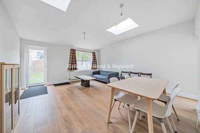 5 Bedroom Detached House To Rent In Pitcairn Road, Mitcham, CR4