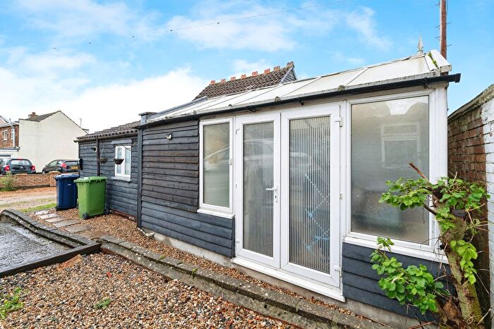 1 Bedroom Detached House For Sale In Bridge Street, Chatteris, PE16