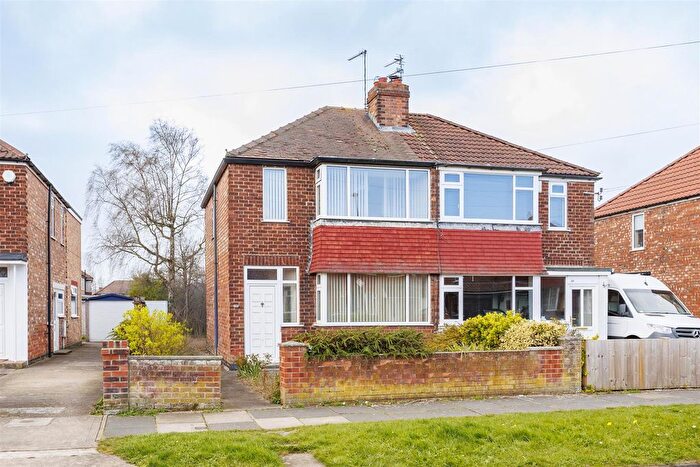3 Bedroom Semi Detached House For Sale In Whernside Avenue, York, YO31