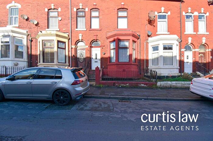 3 Bedroom Terraced House For Sale In Irving Place, Blackburn, BB2