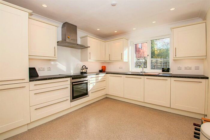 3 Bedroom End Of Terrace House To Rent In Brownbaker Court, Neath Hill, Milton Keynes, MK14