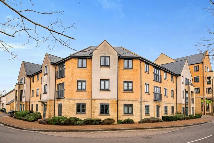 2 Bedroom Flat For Sale In Carterton, Oxfordshire, OX18