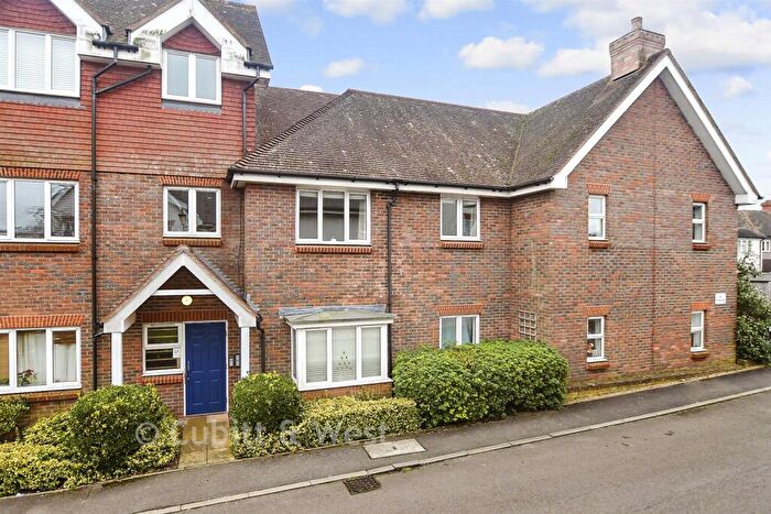 1 Bedroom Apartment For Sale In Gordon Road, Haywards Heath, West Sussex, RH16