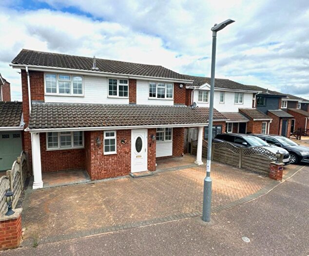 4 Bedroom Property For Sale In Walnut Close, Blunham, Bedford, MK44