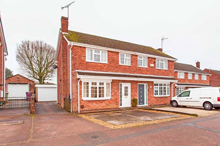 3 Bedroom Semi Detached House For Sale In Sandhills Road, Bolsover, S44